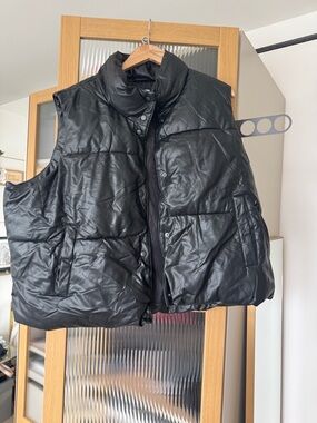 Old Navy Black Faux Leather Puffer Vest - Tall